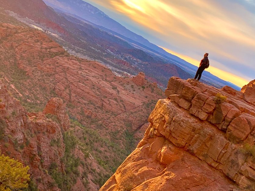 Chrissy Elliot stands at the top fo the Grand Canyon